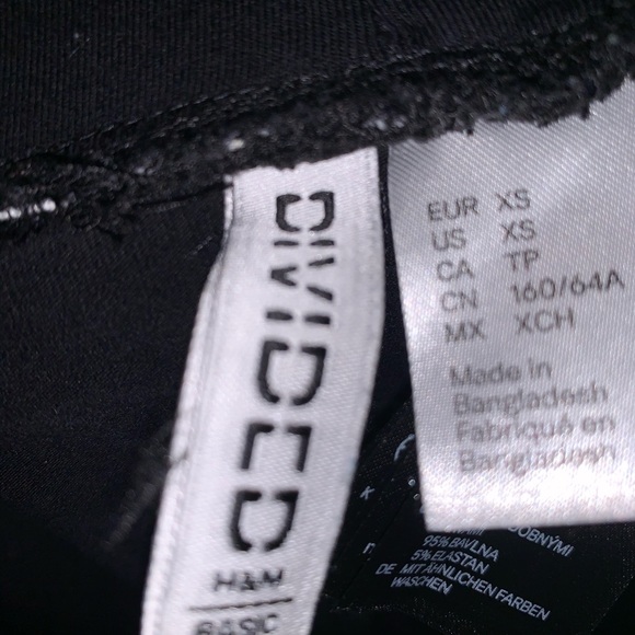 Black skirt - Picture 2 of 2